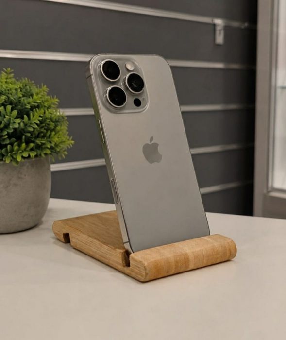 iPhone 16 Pro 256GB, Natural Titanium