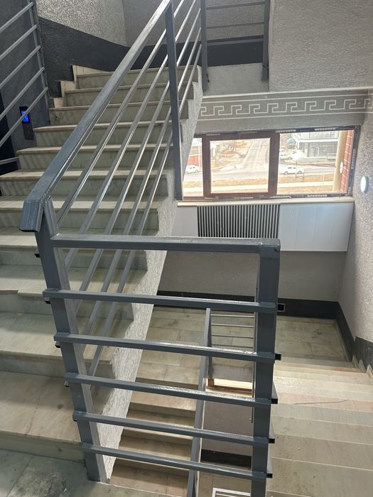 Квартира 94 кв.м 3-ком , 3 этаж с ремонтом и мебелью .