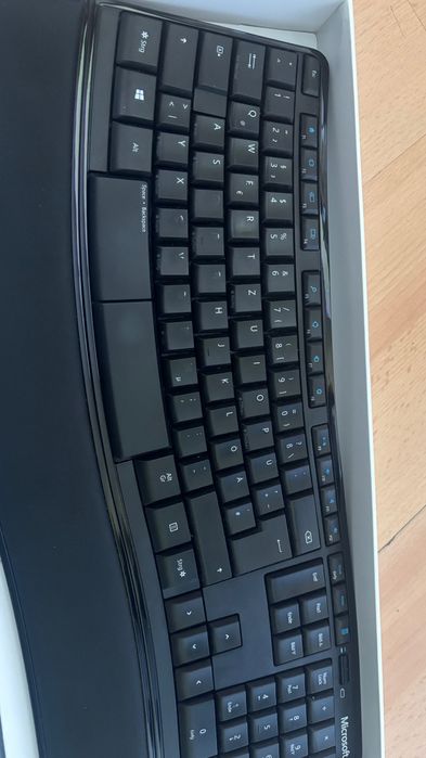 Клавиатура с мишка Microsoft Sculpt Comfort Desktop