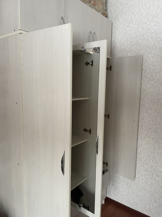 Шкаф с полкой продаю