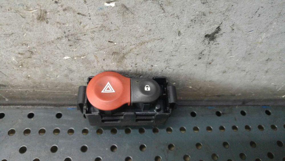 Buton avarii blocare usi renault clio 3 88300000 8200214896a