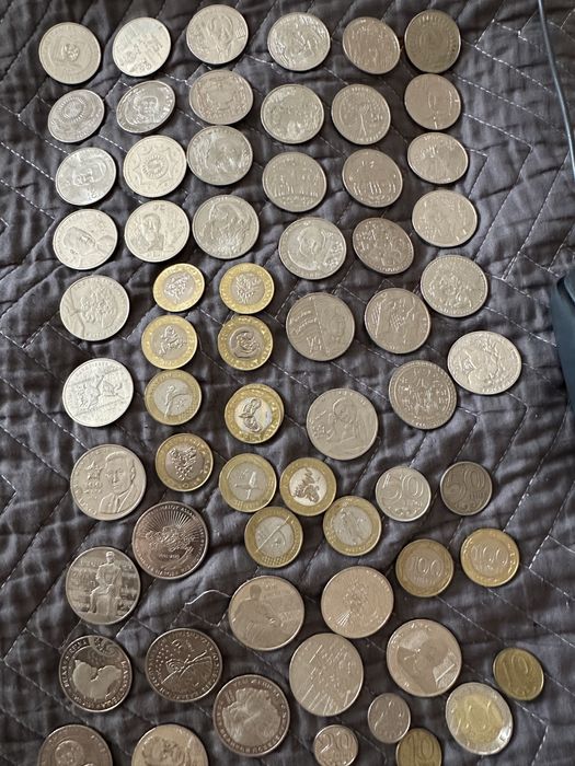 Юбилейные и обычные монеты банкноты