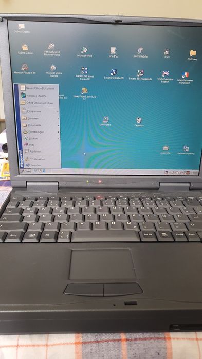 Ретро лаптоп HighPaq