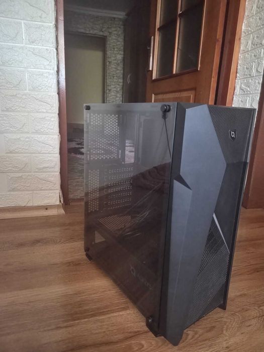 PC Gaming Ușor Negociabil | RTX 3050 8GB | i5 9600K | 32GB RAM | Răcire Lichid