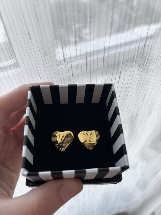 Cercei Louis Vuitton inimioare