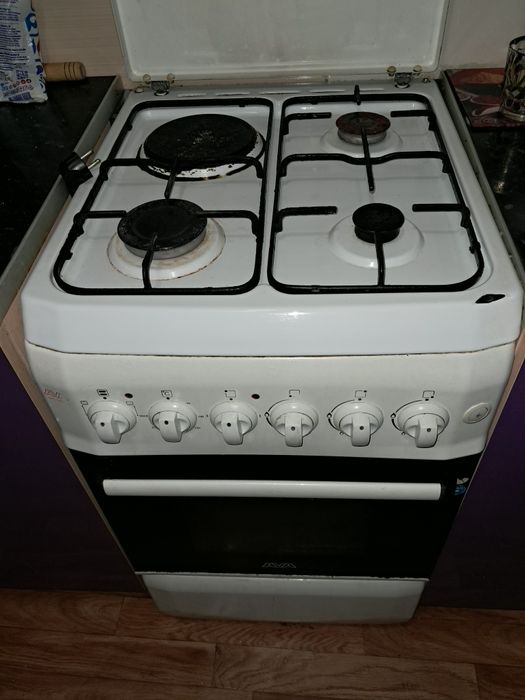 Продам газ плиту