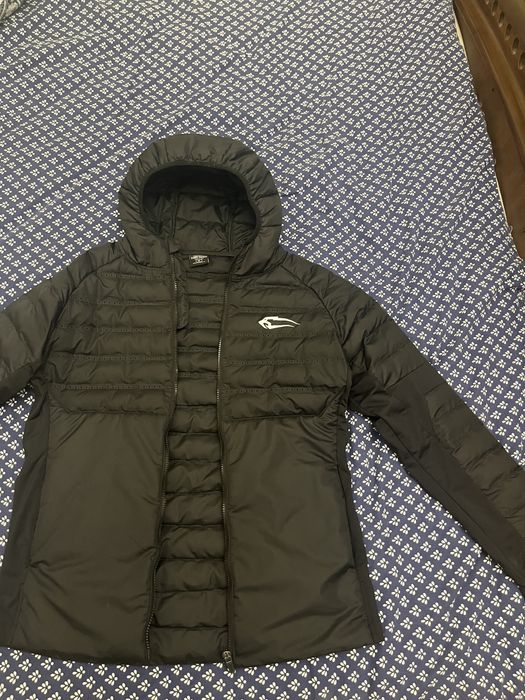 Продам куртку smilodox