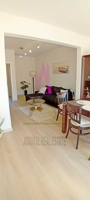 Дава се под наем Тристаен апартамент в Варна, Център - 116 кв.м за 900 € - Снимка #2