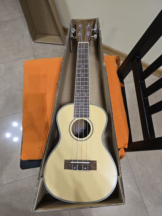 Ukulele Концертно