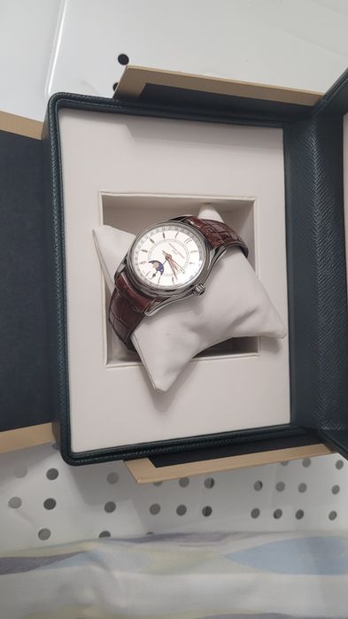 Продам часы швейцарские