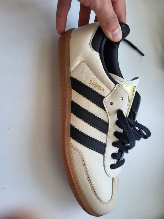 Продам Adidas кеды