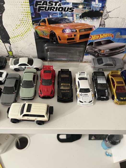 Продам машинки Hot wheels