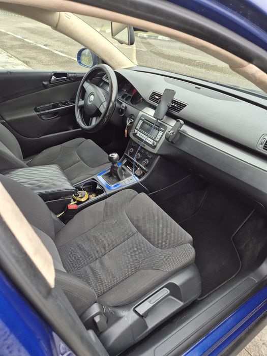 Vând Volkswagen  passat b6