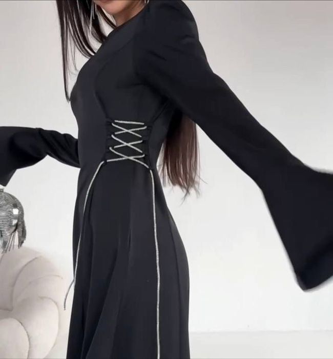 женский платье почти новый