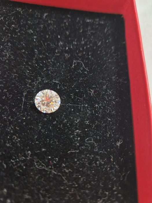 Diamant 3 ct culoare Alb D claritate VS1