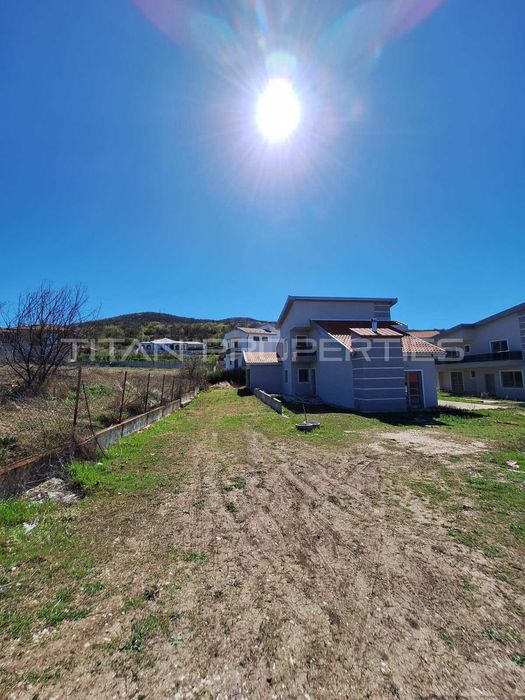 Продава се Къща в с. Белащица, Област Пловдив - 1850 кв.м за 541 €/кв.м - Снимка #2