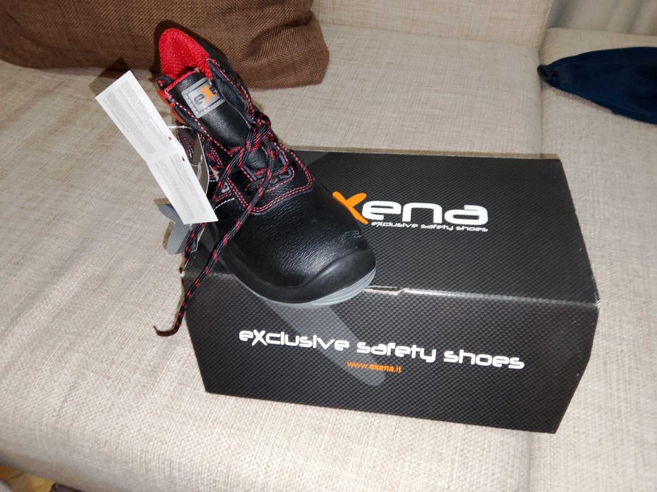 продавм изгодно чисто нови зимни обувки-мъжки и дамски