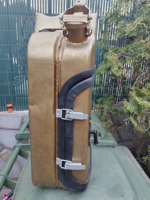 Стара туба направена на бар за алкохол