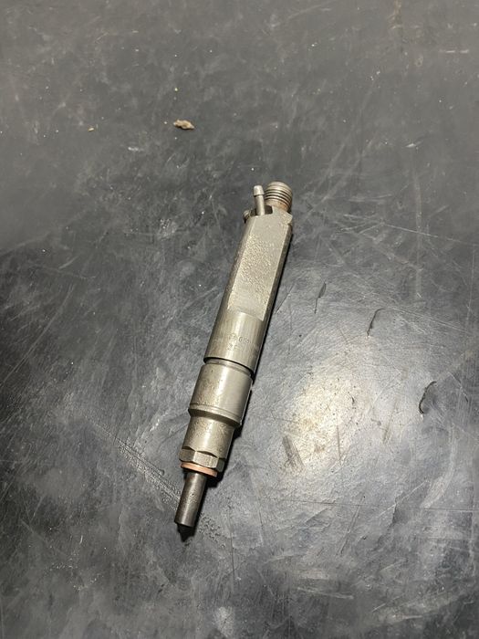 Injector volkswagen Vw Golf 4 1.9 TDI ALH 90 cp ASV 110cp 028130201G
