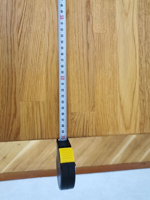 Продавам трапезна маса