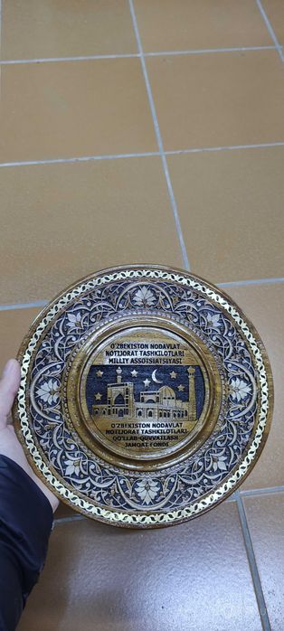 Тарелка из ореха