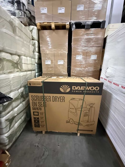 Машина за почистване миене на под Daewoo DAFR70 2026 НОВА подопочистваща с Батерии и зарядно