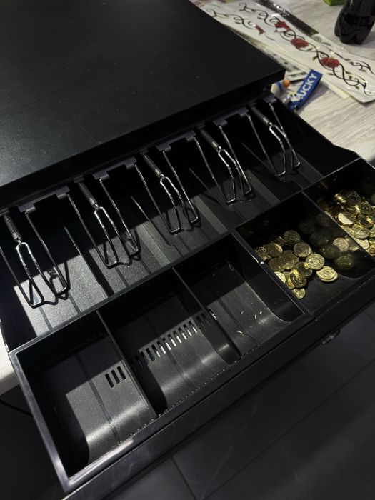 Продаётся денежный ящик для кассы