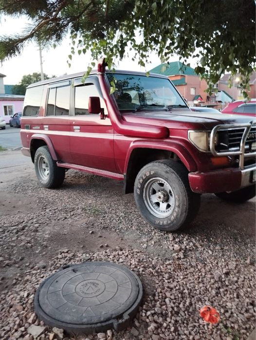 Toyota land cruiser 70