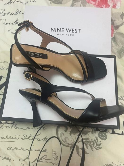 Дамски сандали на ток