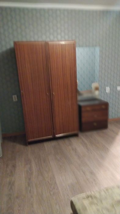 Отдам два платяных шкафа