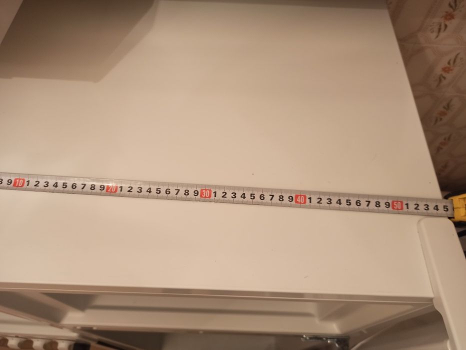 Продавам хладилник Liebherr