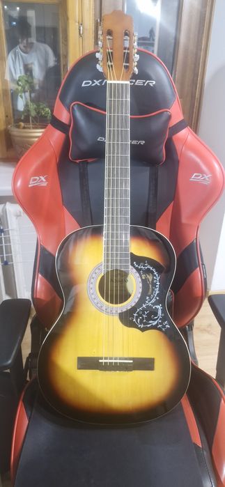 Акустическая гитара классика