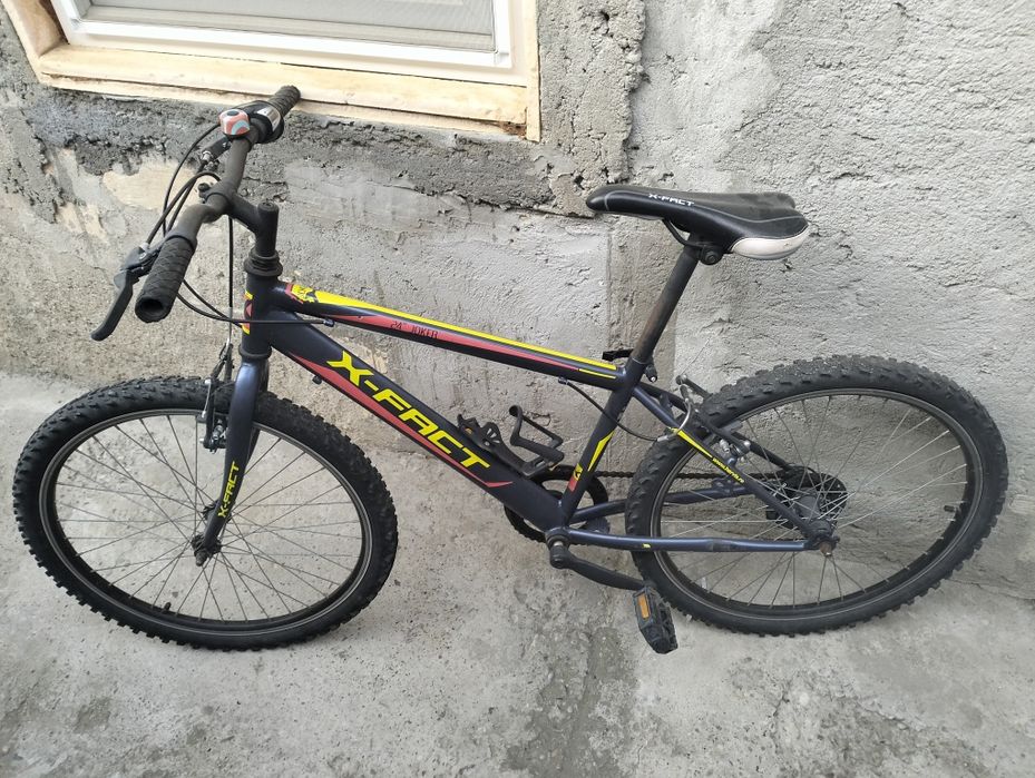 Vând bicicletă preț negociabil
