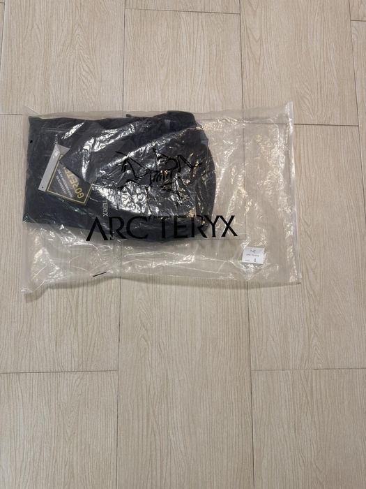 Яке ARC TERYX...