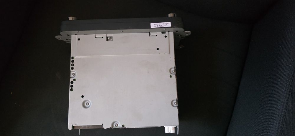 Volkswagen RCD310--оригинален панел на ГОЛФ 6-неразличим от нов!