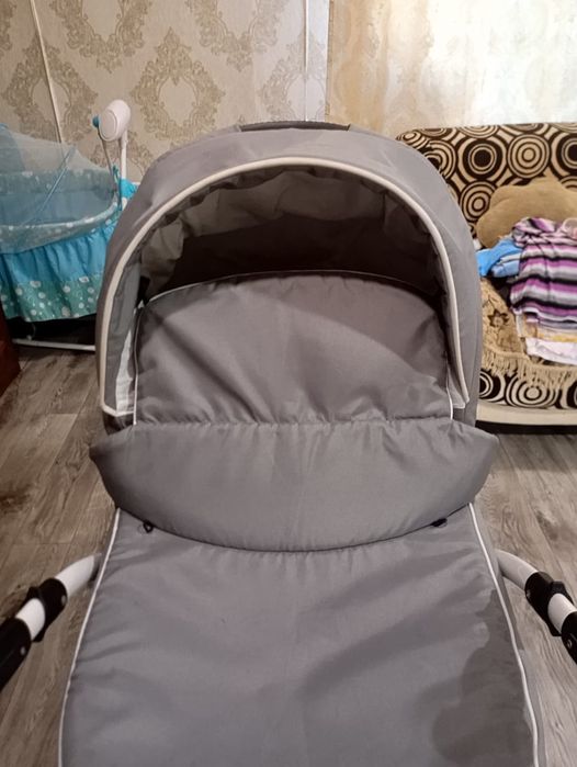 Продам польскую колляску 3&1