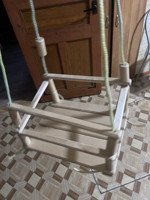 Детская деревяная качеля