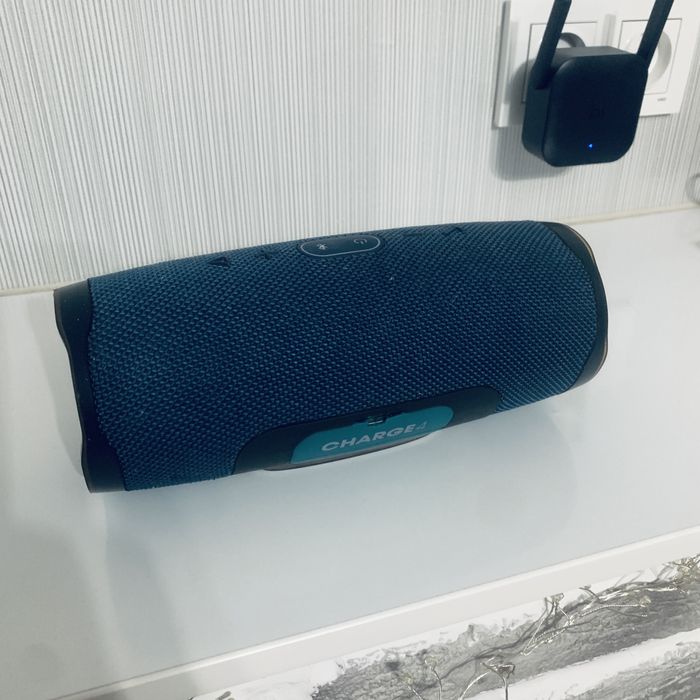 Портативная акустика JBL Charge 4