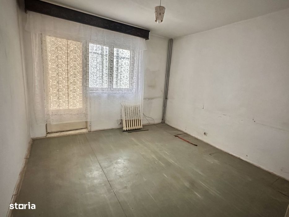 Apartament 3 camere, balcon, Oltenița