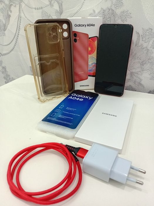 Продам Самсунг A04e, в отличном состоянии