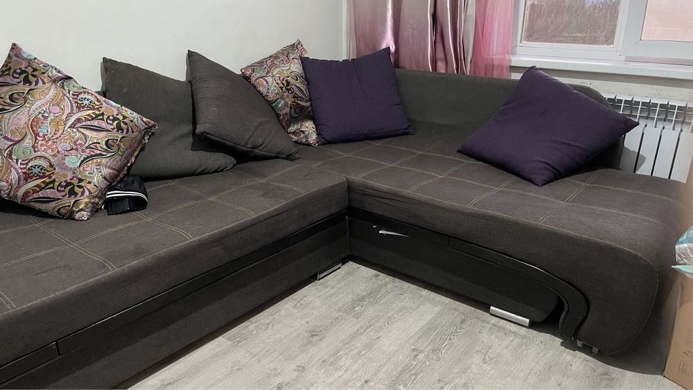 Продам угловой диван
