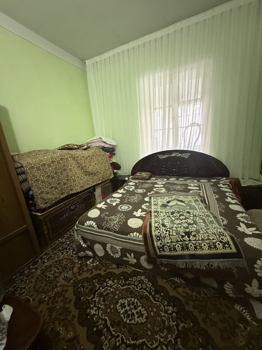 Срочно. Чирчик. Продается 3-комнатная квартира. Сталинка