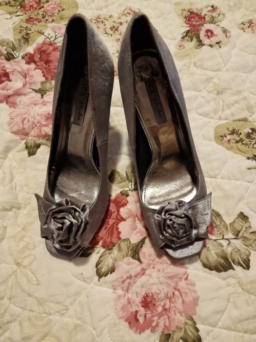 Pantofi de dama cu toc