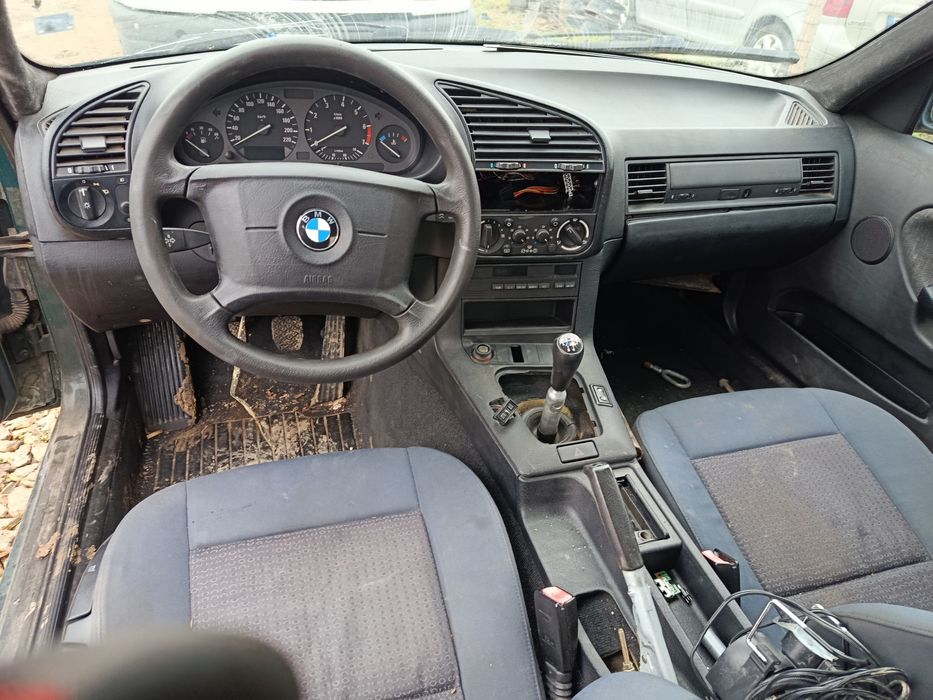 Продава се на Части BMW E36 1.8i бензин М43