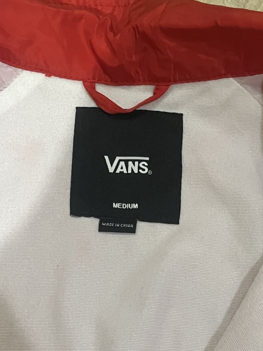 Ветровка vans красная