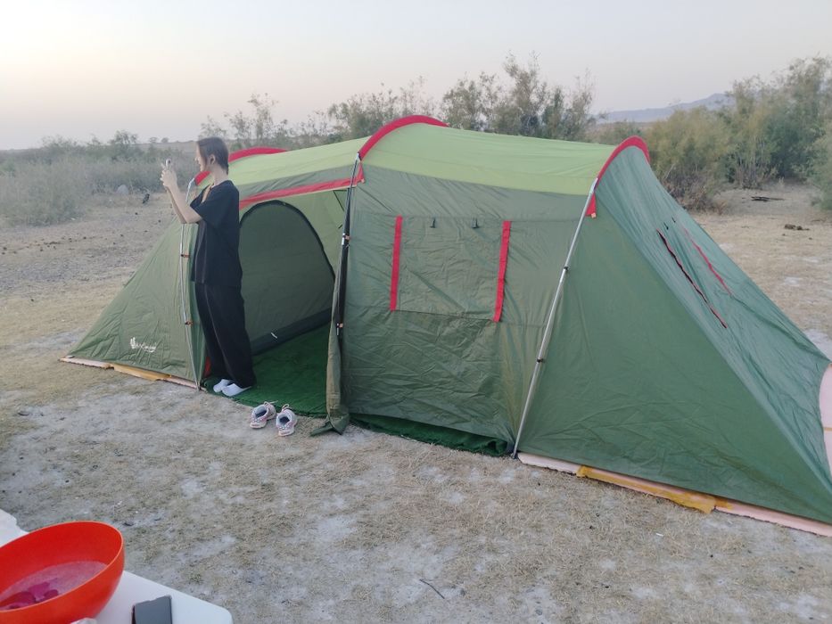 Продам палатку четырех местная