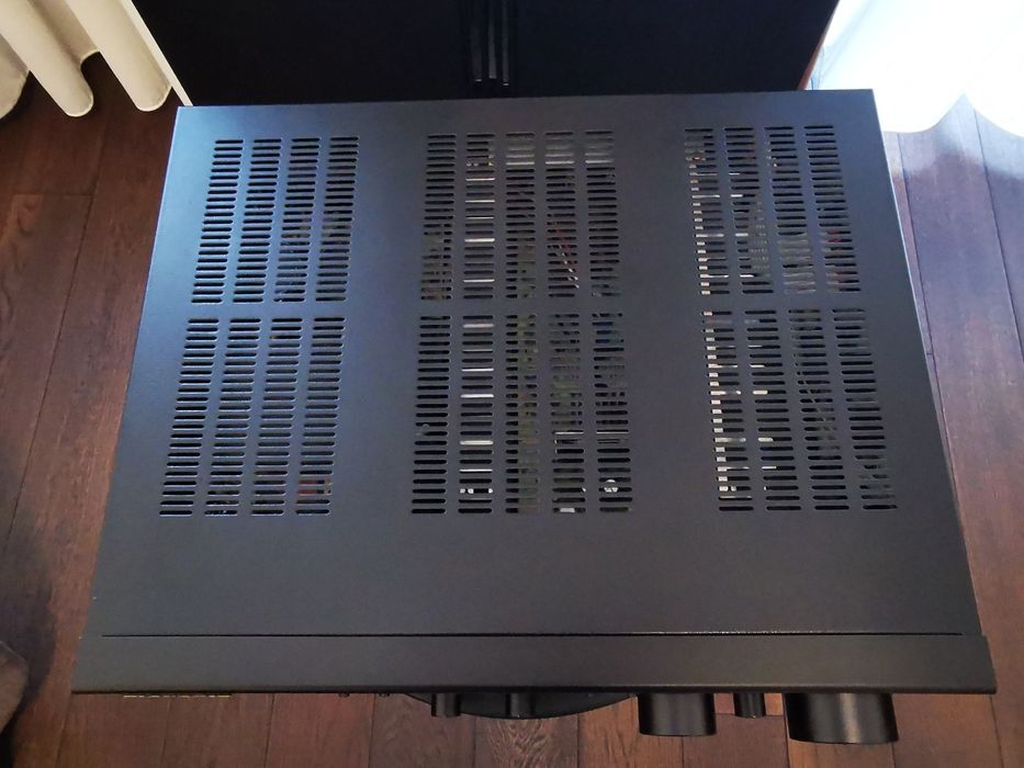 vand  aplificator Marantz pm80 cap de serie