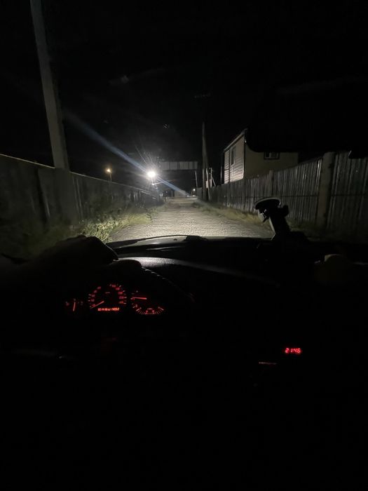 Подам BMW 318  год 93