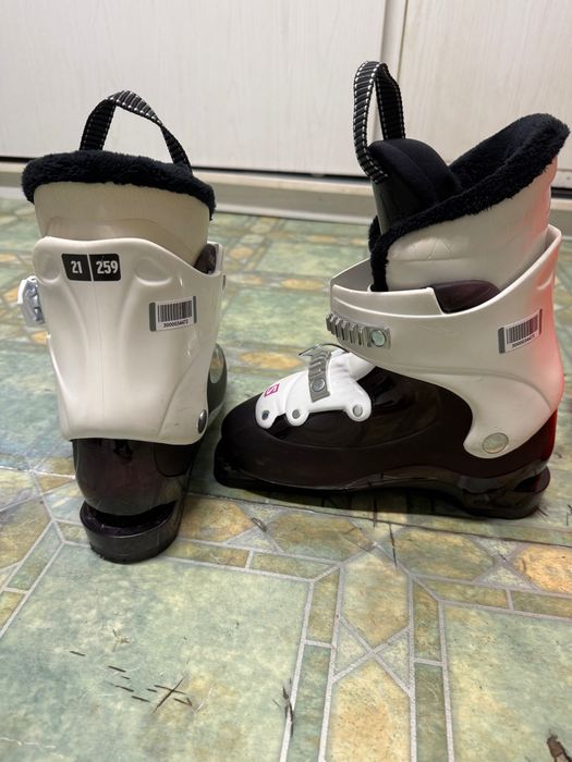 Продам детские лыжные ботинки Salomon