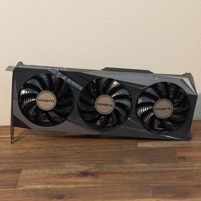 Vand/ schimb Placa Video Rtx 3070 8gb gddr6